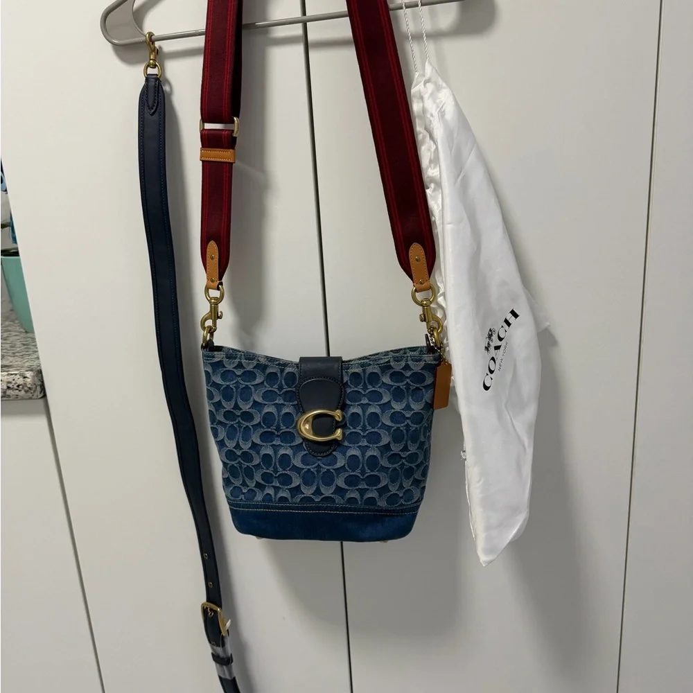 Authentic. Coach Tali bucket bag in Denim and Leather - Picture 4 of 13